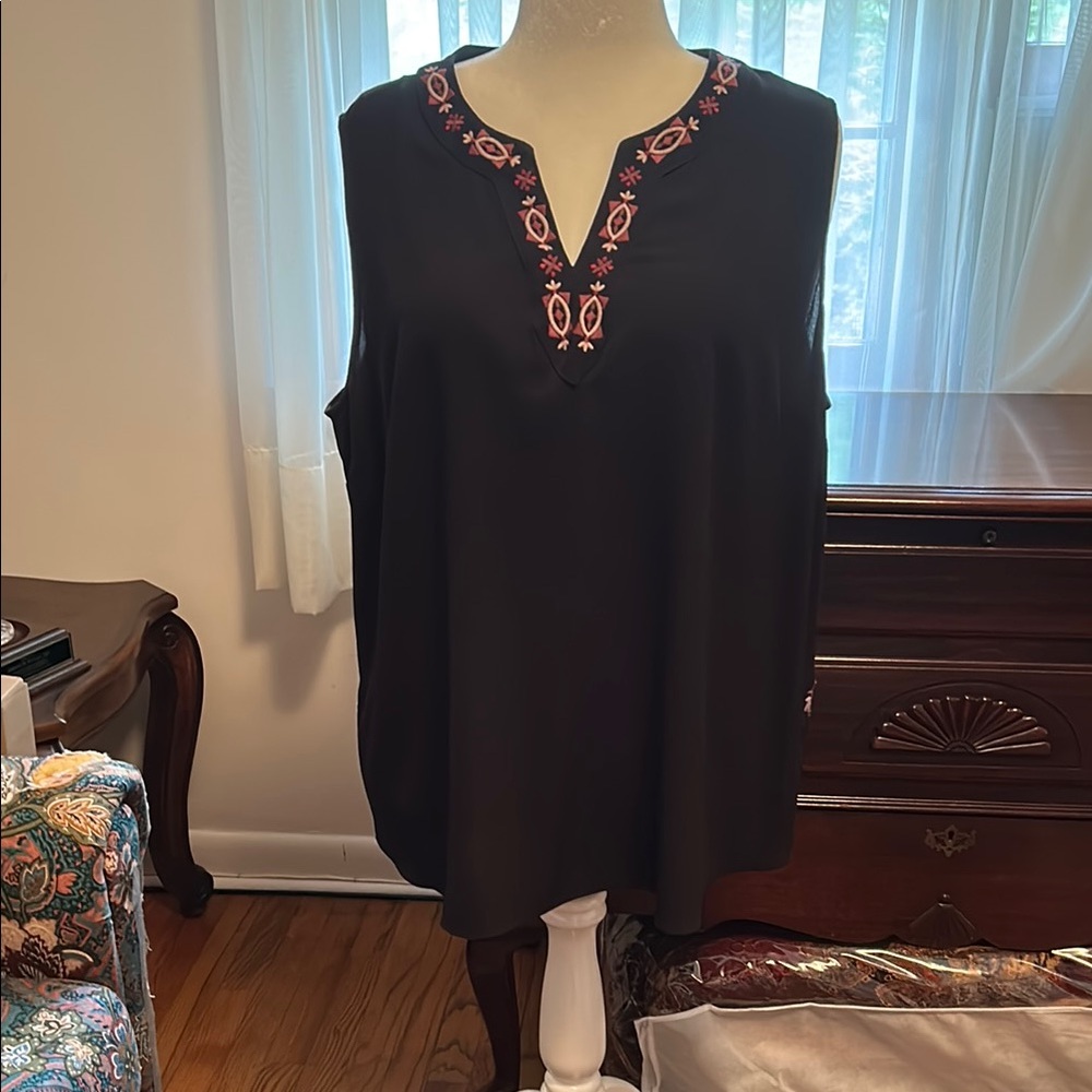 Vince Camuto Black Top with Embroidery